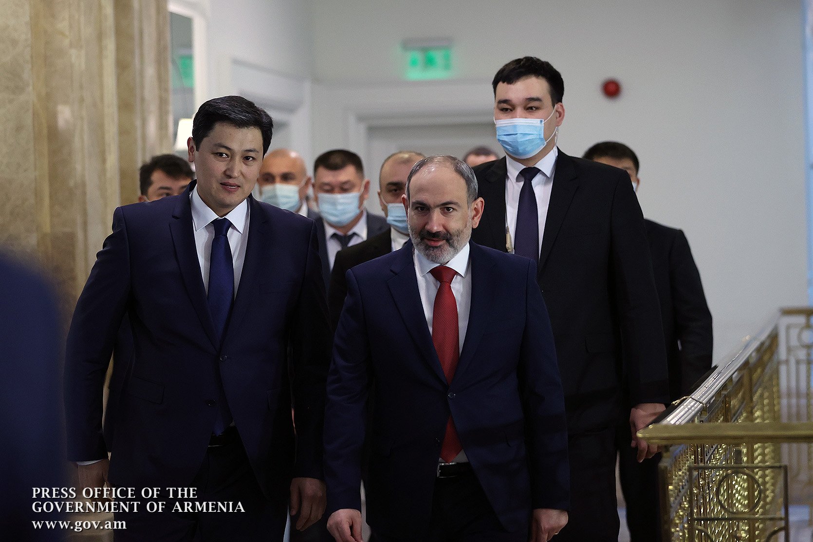 Վարչապետ Փաշինյանը Ղազախստանում հանդիպել է Ղրղզստանի նորանշանակ վարչապետի հետ