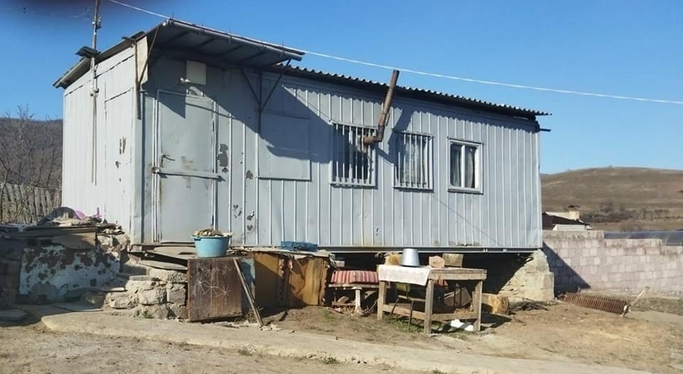 120 օրվա գերությունից վերադարձած Ա.Գ.-ի համար հայրենի գյուղում տուն կկառուցվի՝ մետաղական տնակի փոխարեն. Արեն Մկրտչյան