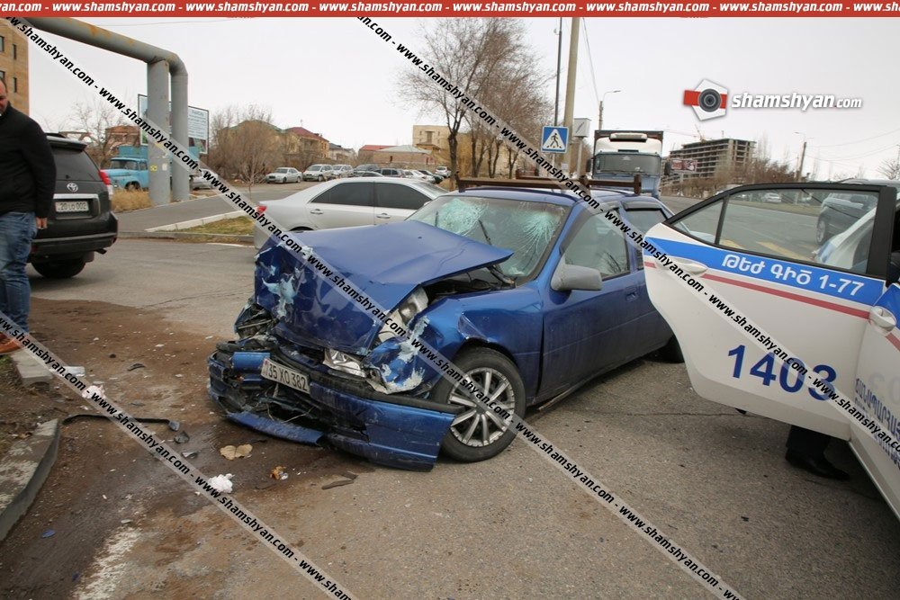Եղվարդի խճուղում բախվել են Toyota Camry և Opel մակնիշի ավտոմեքենաները․ կա վիրավոր