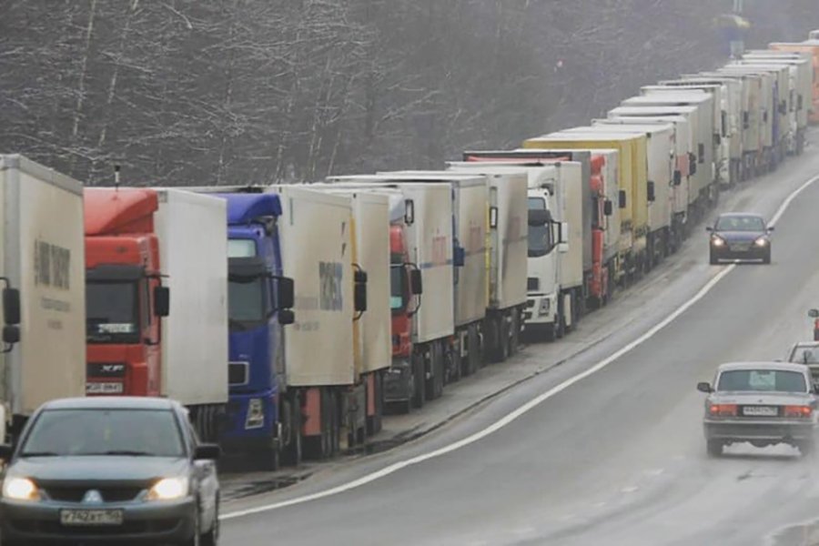 Ստեփանծմինդա-Լարս ավտոճանապարհի ռուսական կողմում մոտ 470 կուտակված բեռնատար ավտոմեքենա կա․ ԱԻՆ
