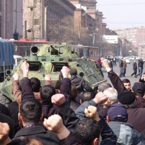 Մարտի 1, 2008․ Գնդակահարվում են քաղաքացիներ, Երևանը վերածվում է մարտադաշտի. Հետահայաց, Civilnet.am
