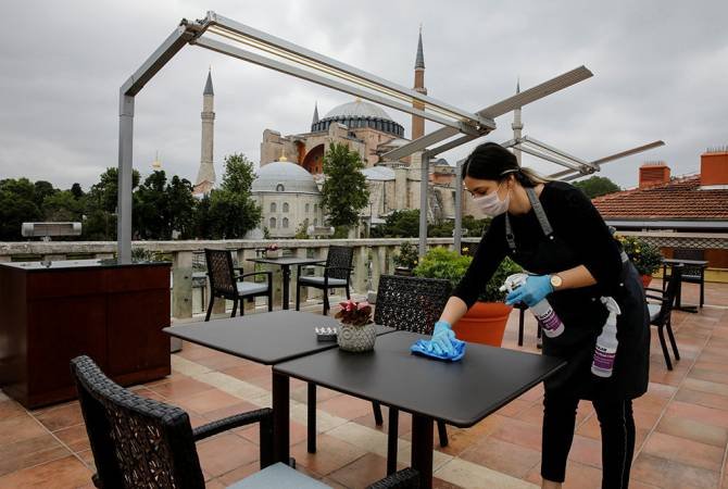 Թուրքիայում սկսել են զբոսաշրջության ճյուղի աշխատակիցների պատվաստումը