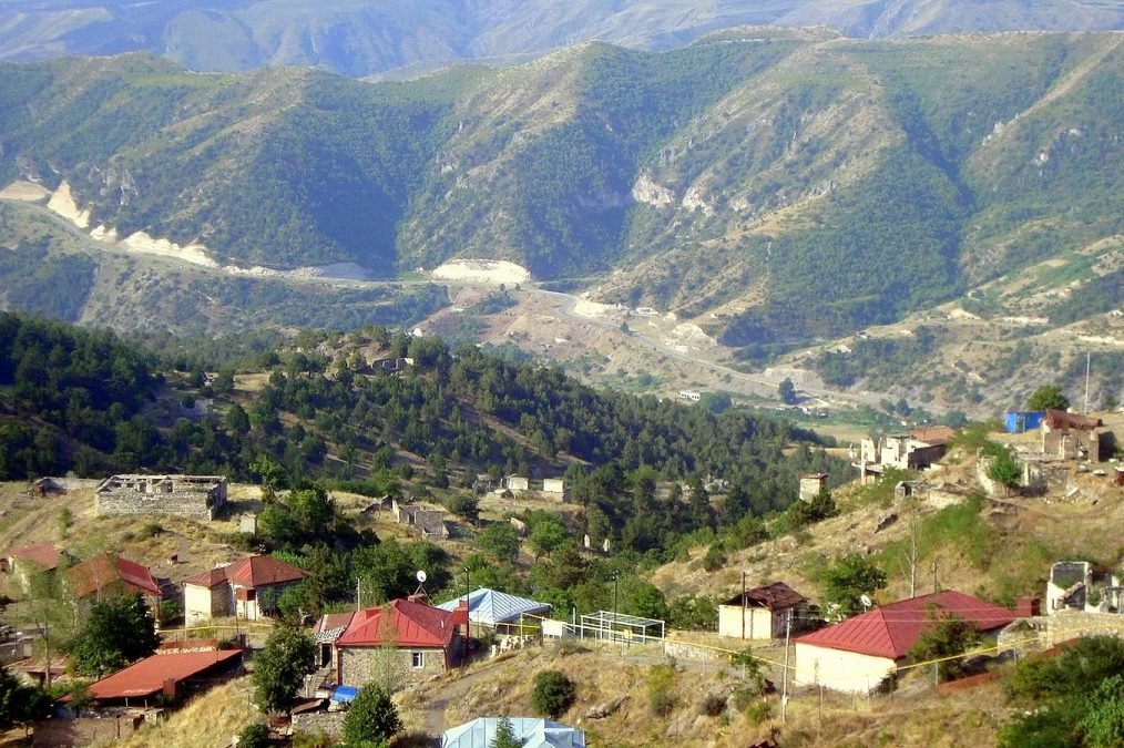 Տները կորցրած արցախցիներին Հայաստանի սահմանամերձ գոտիներում բնակեցնելու ֆինանսավորումը լուծված է․ փոխվարչապետ