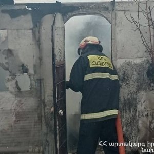 Գյումրիում փայտե տնակ է հդեհվել