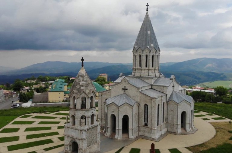 Ադրբեջանի մշակույթի նախարարությունը հայտարարել է որ Շուշիի Ղազանչեցոց եկեղեցուն կվերադարձվի «պատմական տեսքը»