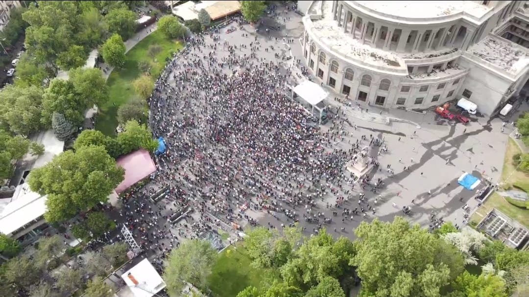 3800-4200 մարդ է մասնակցում Քոչարյանի «հեռահավաքին» 16:25-ի դրությամբ