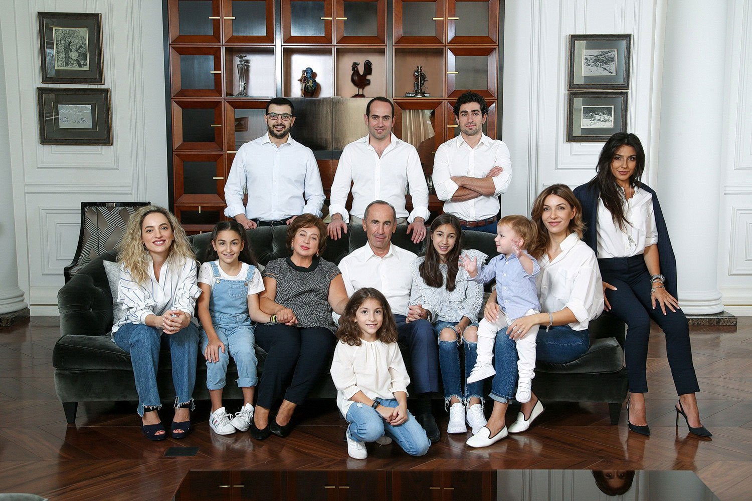 Ինչ ունեցվածքի է տիրապետում Քոչարյանի ընտանիքը. բացառիկ մանրամասներ քրեական գործից․ 1in.am