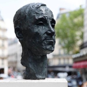 Փարիզում Շառլ Ազնավուրի կիսանդրին է բացվել