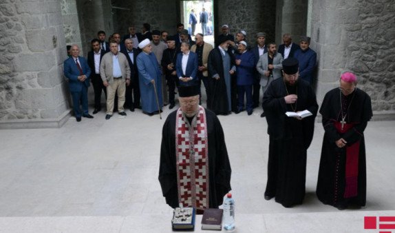 Ադրբեջանի քրիստոնեական համայնքների ղեկավարներն այցելել են հայկական Սուրբ Ղազանչեցոց եկեղեցի Շուշիում