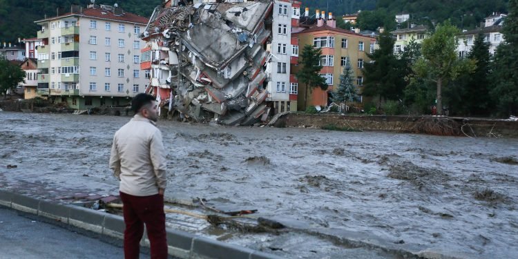 Թուրքիայում ջրհեղեղից զոհերի թիվը հասել է 27-ի