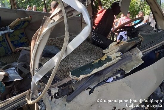 Մխչյան-Բյուրավան գյուղամիջյան ճանապարհահատվածում ավտոբուսի վթարի հետևանքով 30 վիրավորներից մեկը վիրահատվում է