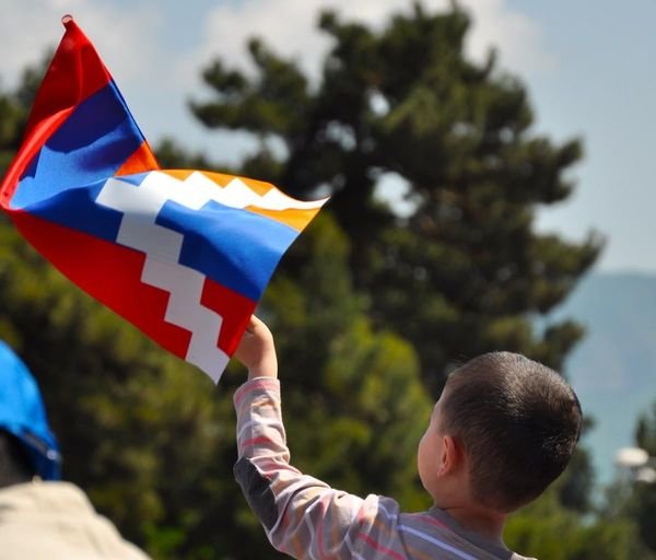 Արցախի դրոշը հեռացնելու պահանջներն Արցախում ապրող հայերի նկատմամբ ադրբեջանցիների հանդուրժողականության իսպառ բացակայության վառ օրինակներ են․ Գեղամ Ստեփանյան