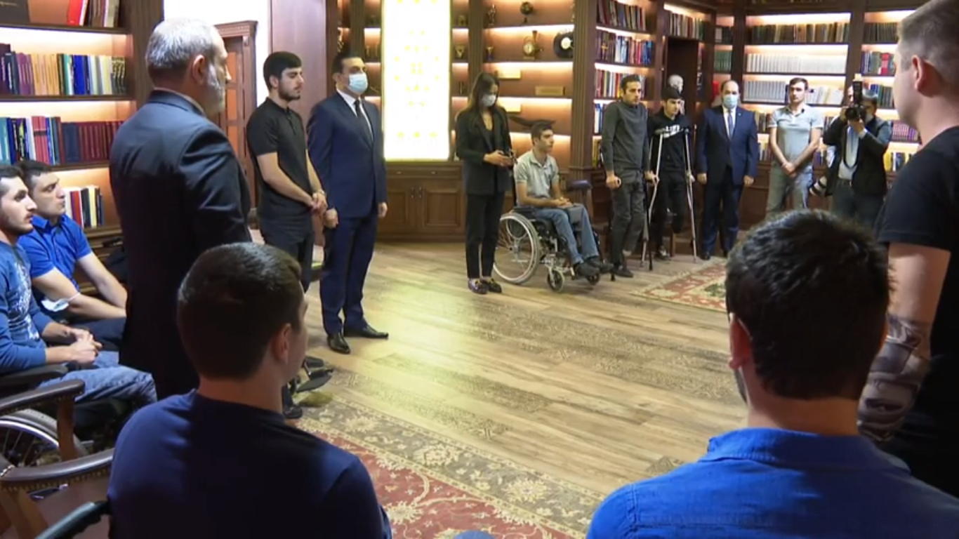 Զինվորի տանը Հայրենիքի պաշտպանների հետ մեկ րոպե լռությամբ հարգանքի տուրք՝ հերոս հայորդիների հիշատակին․ Տեսանյութ