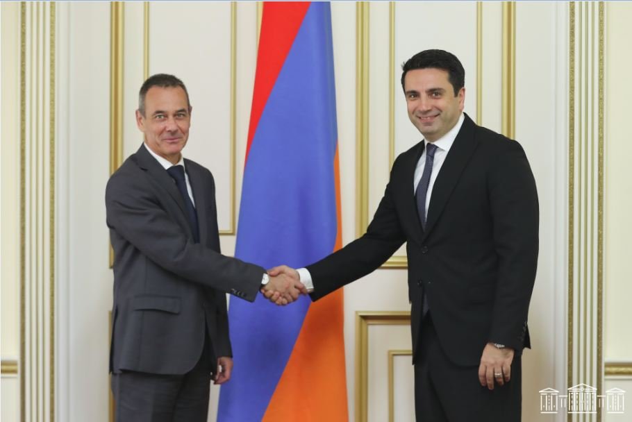 Ալեն Սիմոնյանն ընդունել է Հայաստանում Կարմիր խաչի միջազգային կոմիտեի պատվիրակության ղեկավար Թիերի Ռիբոյին