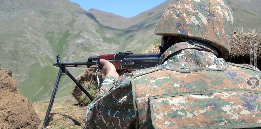 Ադրբեջանի ՊՆ-ն հայտնել է, որ հայ-ադրբեջանական սահմանին ադրբեջանցի երկու զինծառայող է վիրավորվել