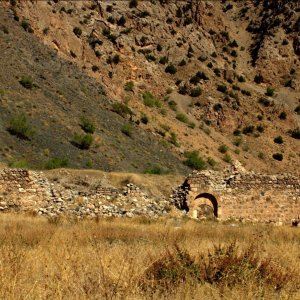 Թուրքիայում գանձ որոնողներն ավերել են հայկական Հոգվոց վանքը