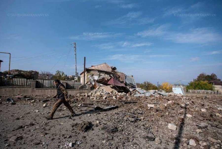 Արցախի գրավված տարածքներում ադրբեջանցիները զենք-զինամթերք են հայտնաբերել
