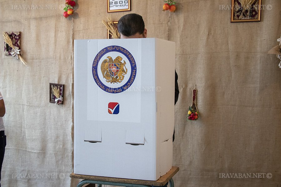 Գավառում քաղաքացին ընտրելուց հետո լուսանկարել  է քվեաթերթիկը. ոստիկանությունը նրան բերման է ենթարկել