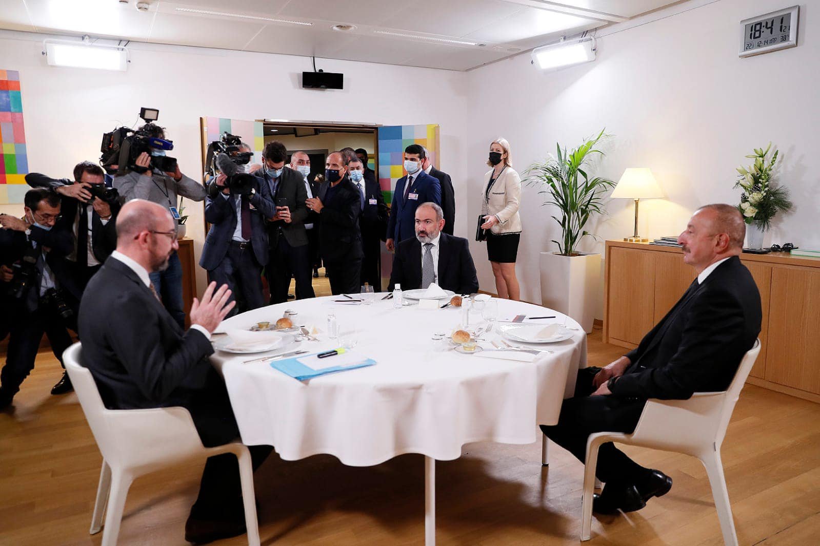 Բրյուսելում ընթանում է վարչապետի հանդիպումը Եվրոպական խորհրդի նախագահի հետ