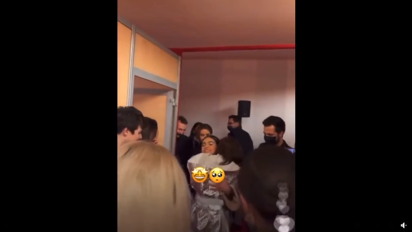 Ադրբեջանցիները անիծում  են Սոնա Ազիզովային՝ Մալենայի հետ գրկախառնվելու համար. Տեսանյութ