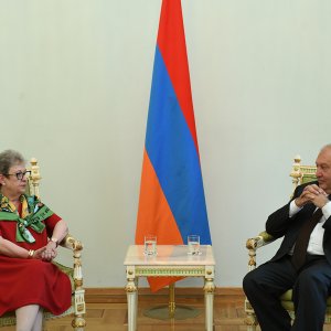 Արմեն Սարգսյանը հանդիպում է ունեցել Հայաստանում Եվրոպական միության պատվիրակության ղեկավար Անդրեա Վիկտորինի հետ
