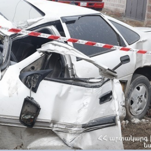 Զովունի գյուղում Opel-ը բախվել է բետոնե սյանը, վարորդը տեղափոխվել է հիվանդանոց