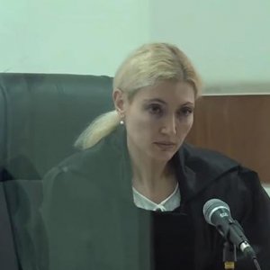 Դատավոր Աննա Դանիբեկյանը չթույլատրեց ամբաստանյալ Արմեն Գևորգյանին հունվարի 23-26-ը բացայակել Հայաստանից ԵԽԽՎ նիստին մասնակցելու համար՝ հիմնավորելով, որ նիստին հնարավոր է մասնակցել առցանց