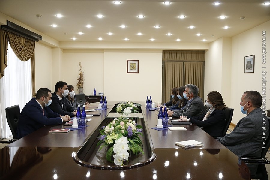 Քաղաքապետ Հրաչյա Սարգսյանը հանդիպումներ է ունեցել ԱԶԲ և ՎԶԵԲ հայաստանյան գրասենյակների ներկայացուցիչների հետ