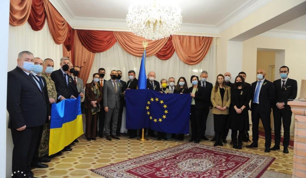 Երևանում ԵՄ դեսպանությունների ներկայացուցիչներն այցելել են Ուկրաինայի դեսպանատուն՝ հայտնելու իրենց աջակցությունը