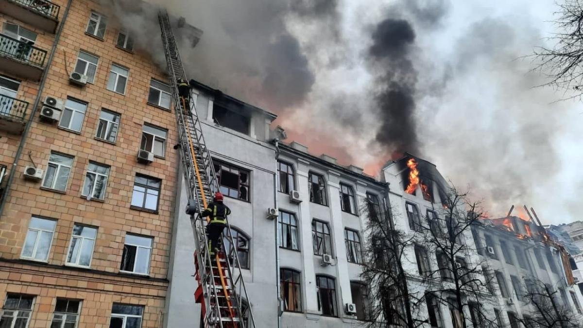 Խարկովի կենտրոնը կրկին հրետակոծության է ենթարկվել՝ այրվում են ոստիկանական բաժանմունքն ու համալսարանը