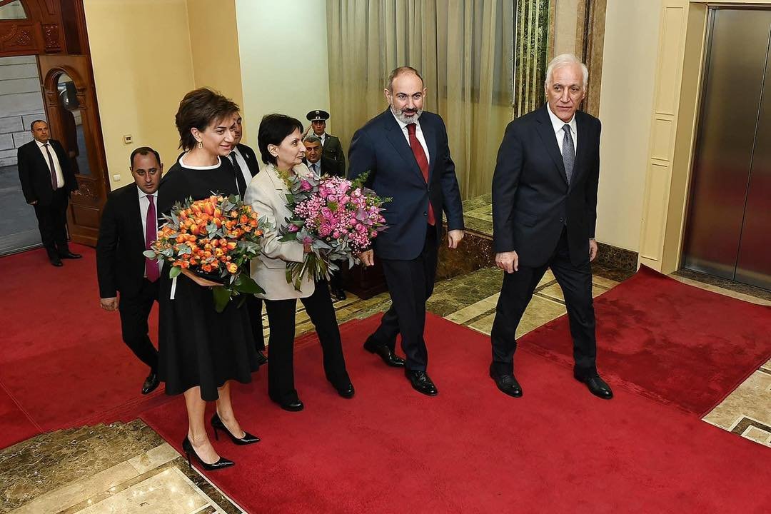 Վահագն Խաչատուրյանը նախագահական նստավայրում հյուրընկալել է Նիկոլ Փաշինյանին