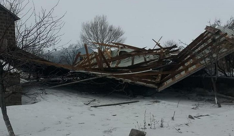 Քամու հետևանքով Շիրակի մարզի մի շարք բնակավայրերում ավերածություններ են եղել