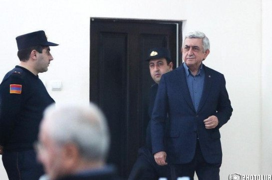 Պետությունից մոտ կես մլրդ դրամ հափշտակության մեղադրանքով Սերժ Սարգսյանի և մյուսների գործով դատական նիստը․ ուղիղ
