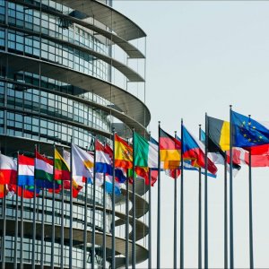 Եվրախորհրդարանը քննարկում է ԵՄ-ին անդամակցելու Ուկրաինայի դիմումը․ ուղիղ