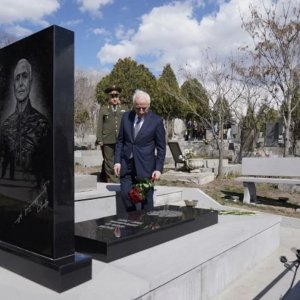 Նորընտիր նախագահ Վահագն Խաչատուրյանն այցելել է «Եռաբլուր» զինվորական պանթեոն