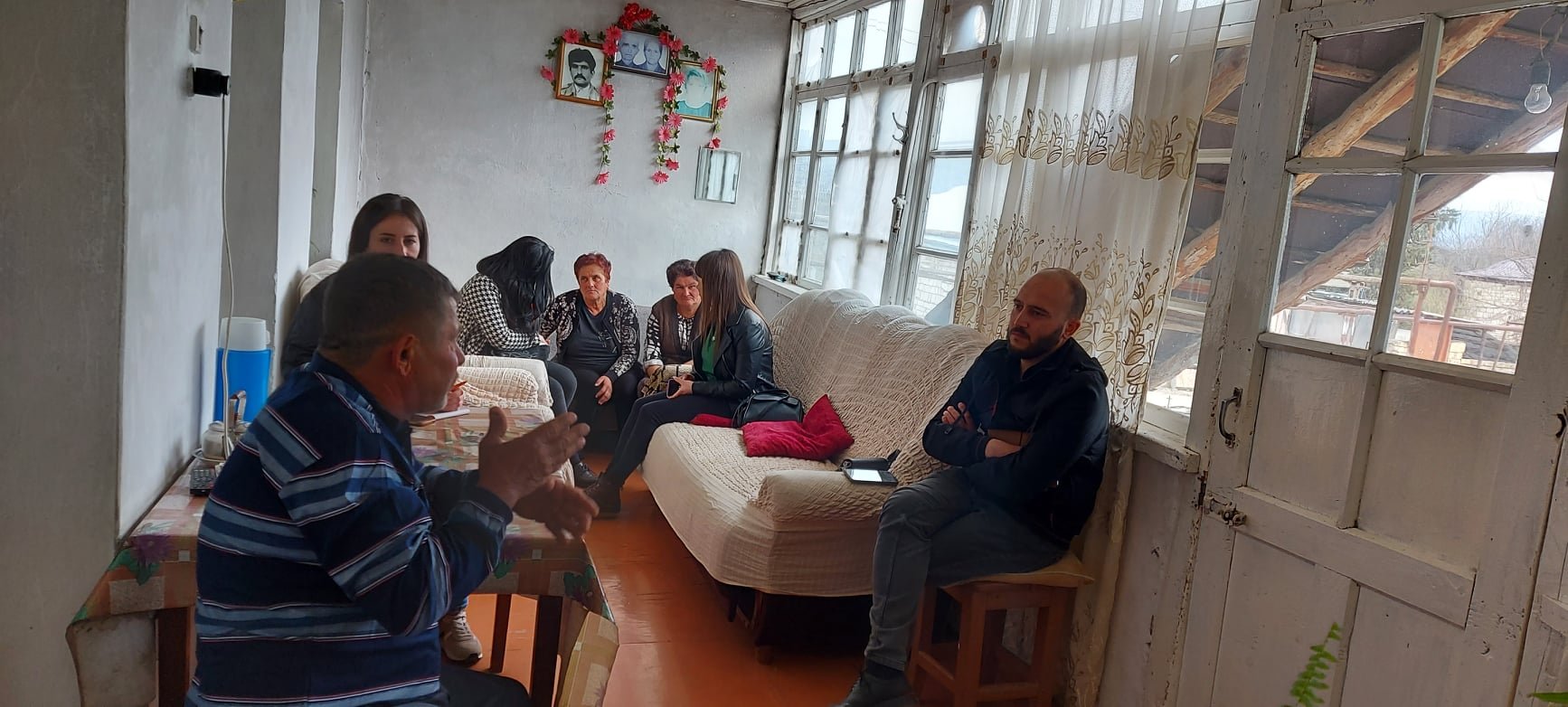 Արցախի ՄԻՊ ներկայացուցիչներն այցելել են Խրամորթ համայնքից Այգեստան գյուղում ժամանակավոր բնակություն հաստատած  տեղահանված ընտանիքներին
