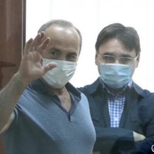 Կաշառքի մեղադրանքով Ռոբերտ Քոչարյանի և Արմեն Գևորգյանի գործով դատական նիստը․ ուղիղ