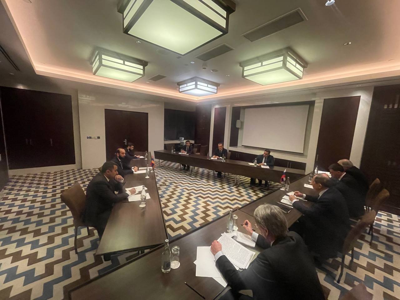 Դուշանբեում մեկնարկել է Ռուսաստանի, Հայաստանի եւ Ադրբեջանի արտգործնախարարների եռակողմ հանդիպումը