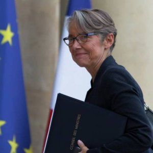 Ֆրանսիայի նոր վարչապետ է նշանակվել աշխատանքի նախարար Էլիզաբեթ Բորնը