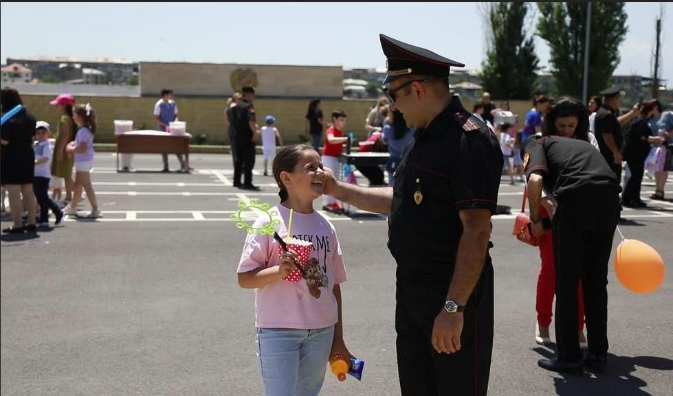 Երեխաների պաշտպանության օրվա առթիվ հունիսի 1-ին ՀՀ ՊՆ ռազմական ոստիկանությունում հյուրընկալվել են զինծառայողների երեխաները