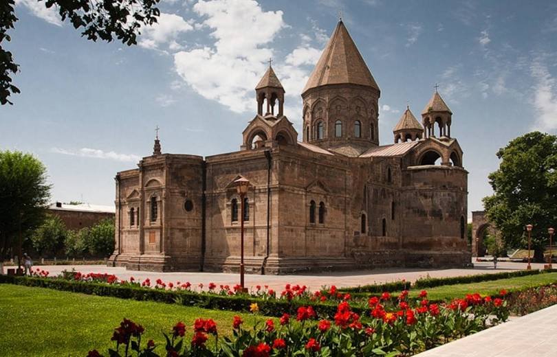Այսօր հայ առաքելական եկեղեցին նշում է Սուրբ Գայանյանց կույսերի տոնը. պատարագ կմատուցվի, կբերվեն կույսի մասունքները