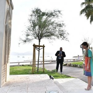 Աննա Հակոբյանն այցելել է Կանն քաղաքում գտնվող Հայոց ցեղասպանության հուշարձան