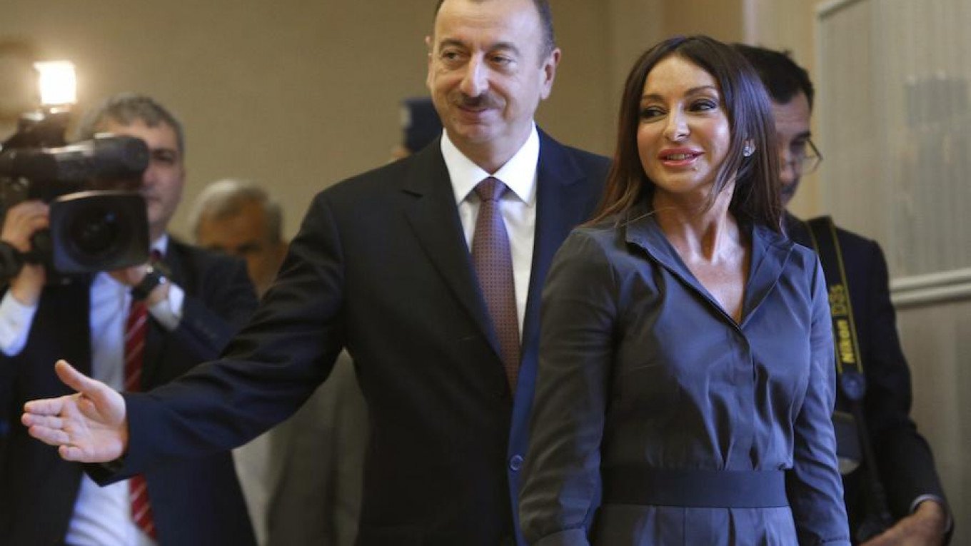 Ադրբեջանի նախագահը տիկնոջ հետ ժամանել է Թուրքիա