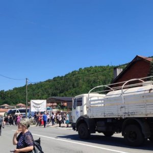 Կոսովոյի և Սերբիայի վարչական սահմանին գտնվող երեք անցակետերից երկուսը շարունակում են փակ մնալ