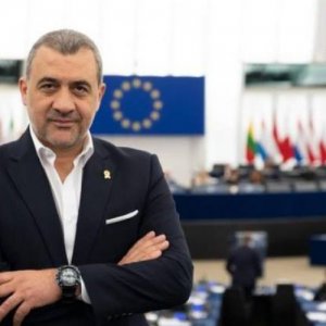 Եվրապատգամավորը ԵՄ-ին հորդորել է անհապաղ արձագանքել Արցախում Ադրբեջանի սադրիչ գործողություններին