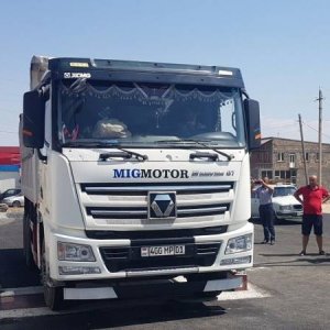Բեռնատարների վարորդները փակել են Երևան-Մեղրի ճանապարհի երթևեկելի գոտիներից մեկը. պատճառը բեռնատարների կշռման գործընթացն է