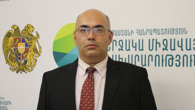 Տիգրան Սիմոնյանն ազատվել է ԱԺ աշխատակազմի ղեկավարի տեղակալի պաշտոնից