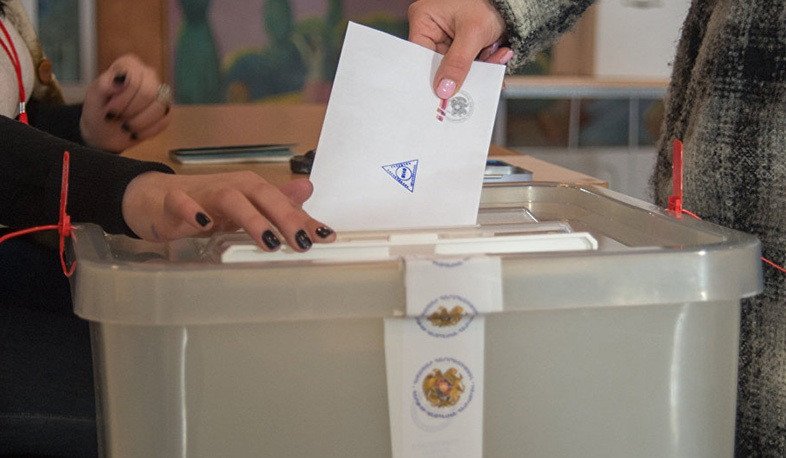 Ժամը 11.00-ի դրությամբ Եղեգիսում քվեարկել է ընտրողների 9,48, Արենիում՝ 6,17 տոկոսը