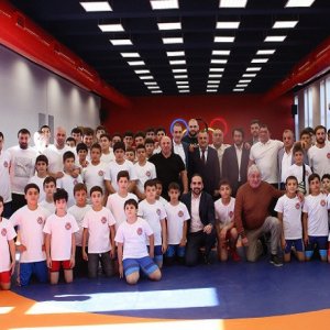 Վերաբացվել է Նորայր Մուշեղյանի անվան ըմբշամարտի օլիմպիական մանկապատանեկան մարզադպրոցը