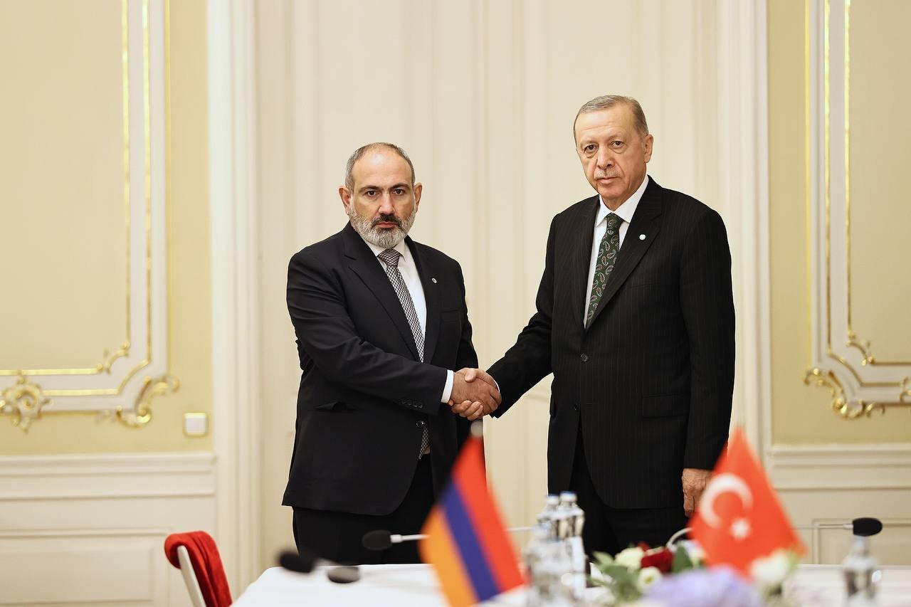 Պրահայում մեկնարկել է ՀՀ վարչապետի և Թուրքիայի նախագահի հանդիպումը. ԼՈՒՍԱՆԿԱՐՆԵՐ, ՏԵՍԱՆՅՈՒԹ